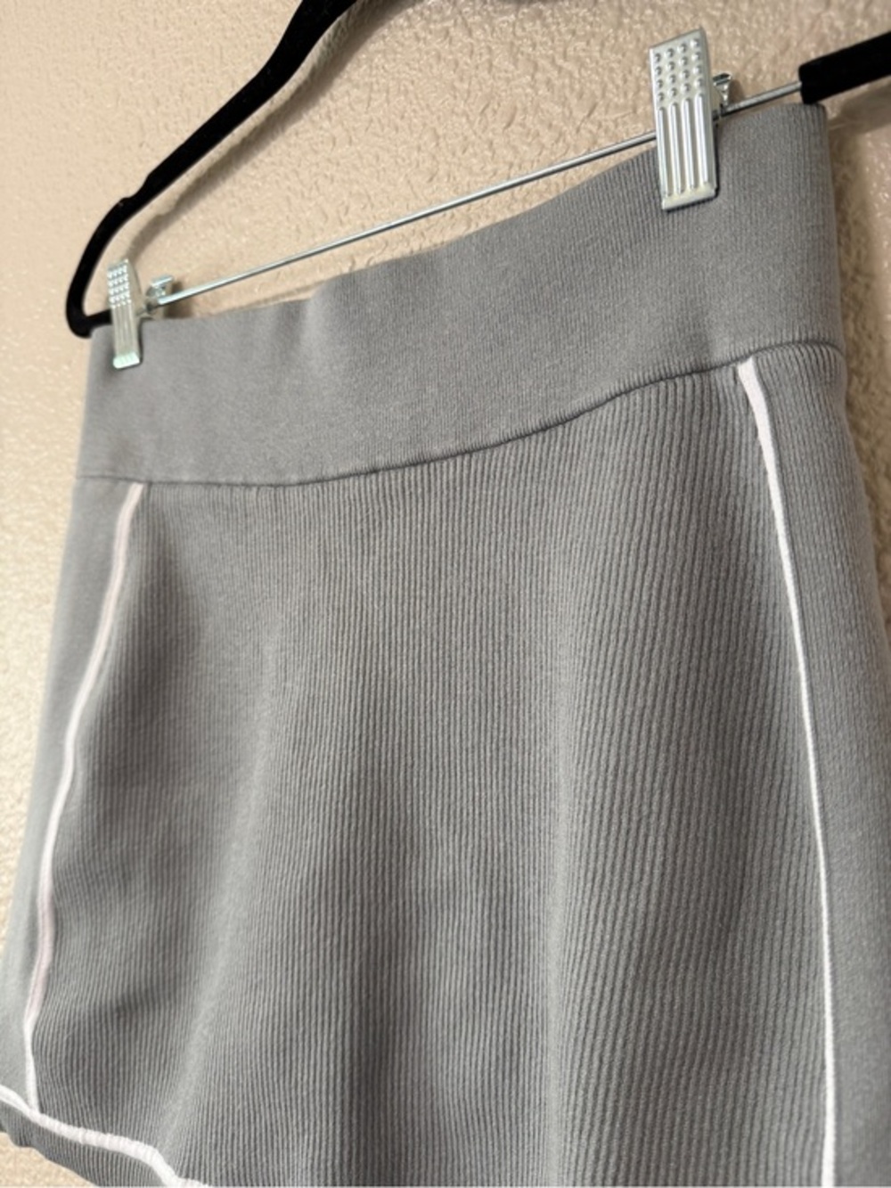 Alo Ribbed Sweater Knit Highline Mini Skirt Athleisure Sporty Tennis Preppy M - Picture 4 of 9